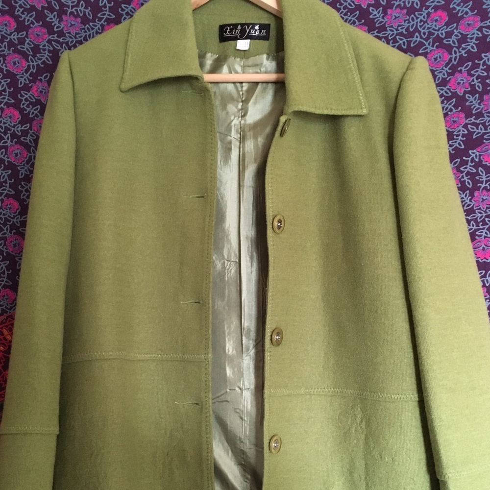 Xin Yuan Woman’s Green Coat Size 44 (Small)